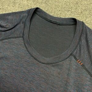 Lululemon Shirt Mens Large Blue Metal Vent Tech Gym Striped Running Performance